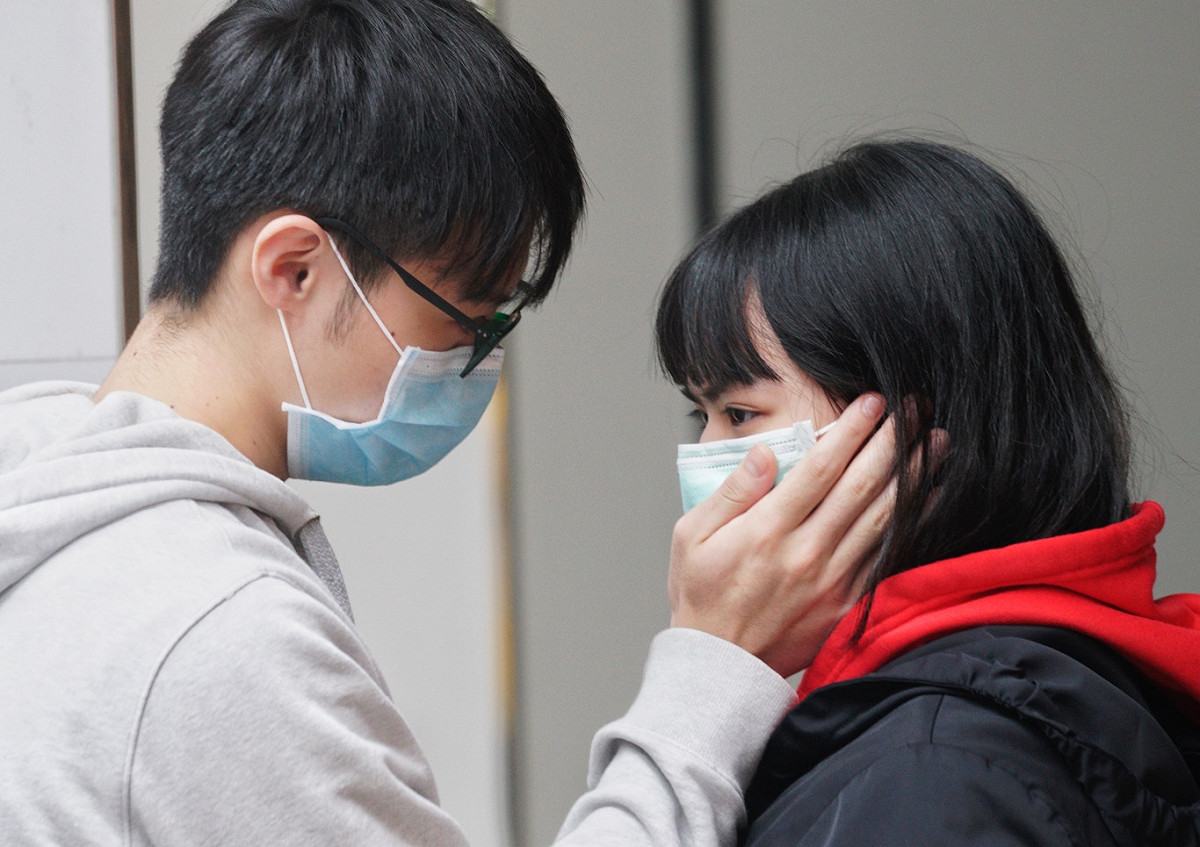 西門商圈的一對情侶。 圖：張良一/攝（資料照片）