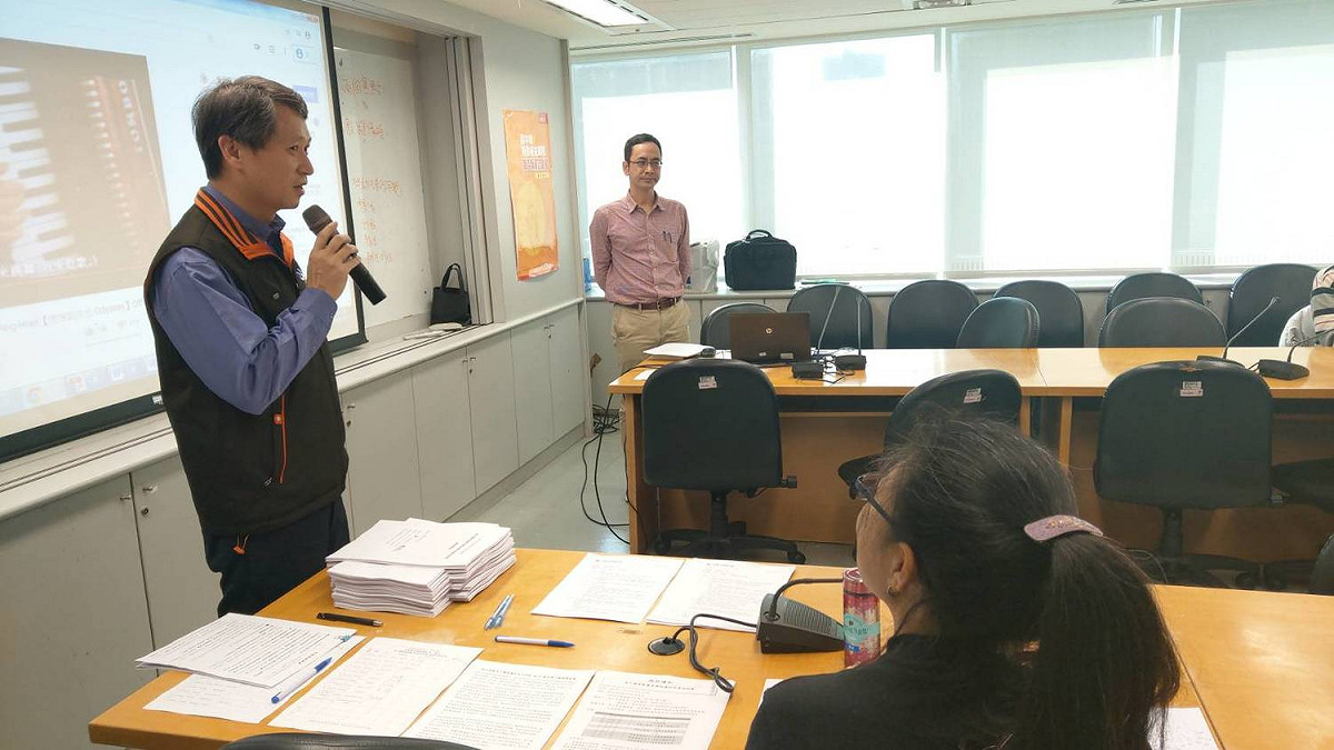新北市勞工局長陳瑞嘉在「高中職勞權教育種籽師資培訓營」致詞。 圖：新北市勞工局提供