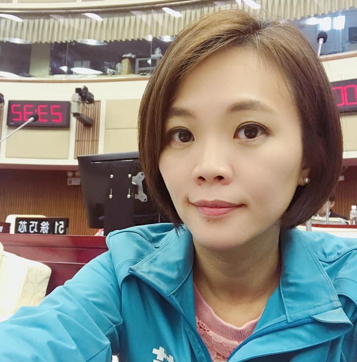 對於被柯文哲嗆「心中有大便，看什麼都是大便」台北市議員簡舒培反酸，與動不動把媽祖跟心經拿出來講的政治人物有87分像。 圖：翻攝自簡舒培臉書