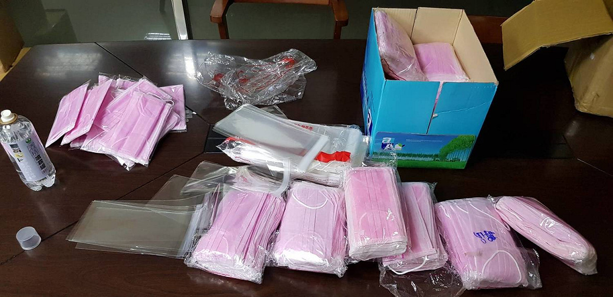 李清松購集的泰國口罩。 圖：李清松/提供