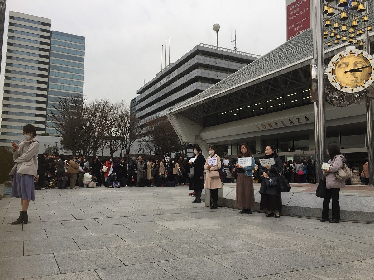 日本許多大型演唱會在15日也照常舉行，病毒擴散可能性提高。 圖：劉黎兒攝影