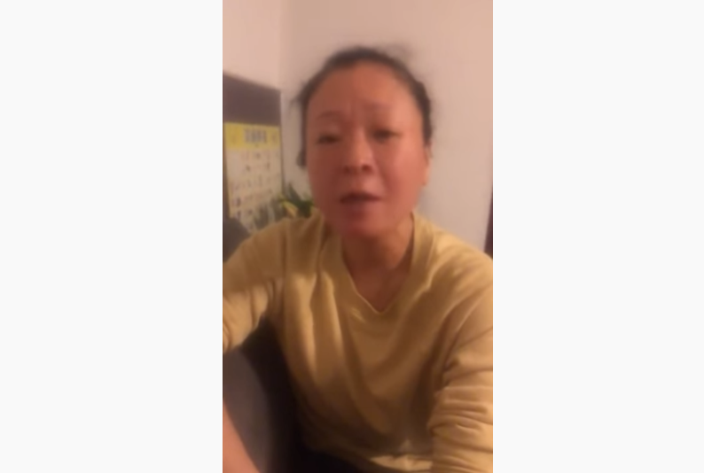 武漢女子拍影片淚訴中共政權。 圖：翻攝自時局放大鏡youtube頻道