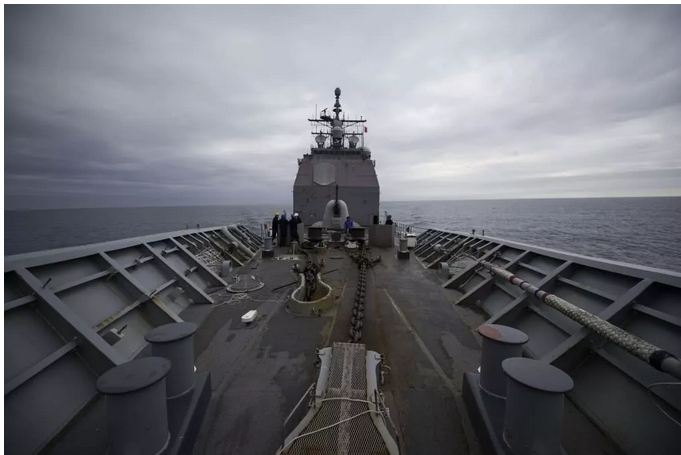 美國軍艦「錢瑟勒斯維爾」號艦首。 圖：翻攝自美國防部官網