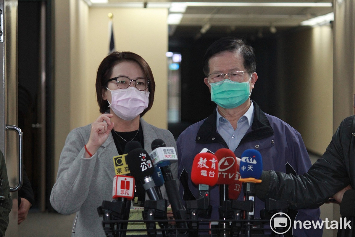 台北市副市長黃珊珊、衛生局長黃世傑。 圖：周煊惠 ／攝（資料照）