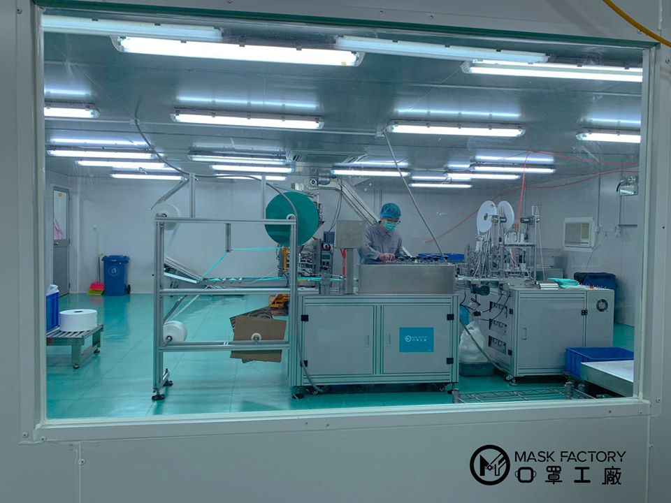 香港有電影人集資蓋口罩口廠，目前接近完工，未來預計可日產7萬片。 圖：翻攝自Mask factory口罩工廠臉書