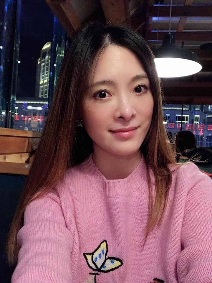 國標舞女王劉真日前因病入院開刀，不料傳出手術過程中心臟驟停，醫生已為她裝上葉克膜搶救，目前仍在住院中。 圖：取自劉真臉書