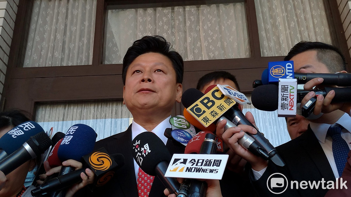 無黨籍立委傅崐萁接受媒體訪問。 圖 : 陳佩君/攝