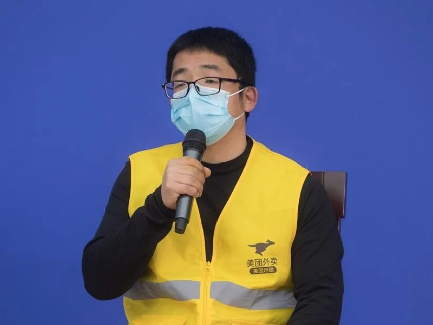 外賣外送員吳輝。 圖：翻攝自中國「人民網」