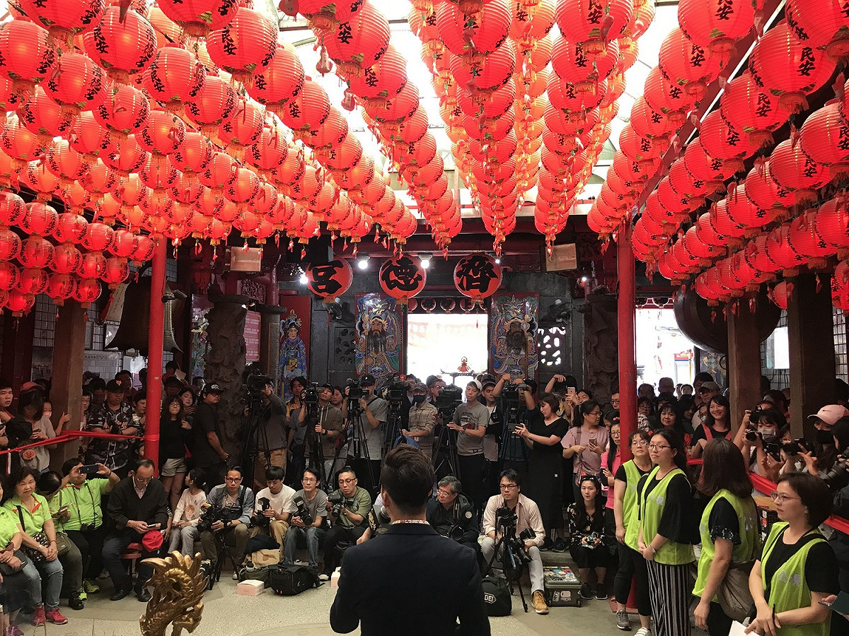 汐止濟德宮吸引許多信眾參拜，為《通靈少女》拍攝場地。 圖：翻攝自汐止濟德宮臉書