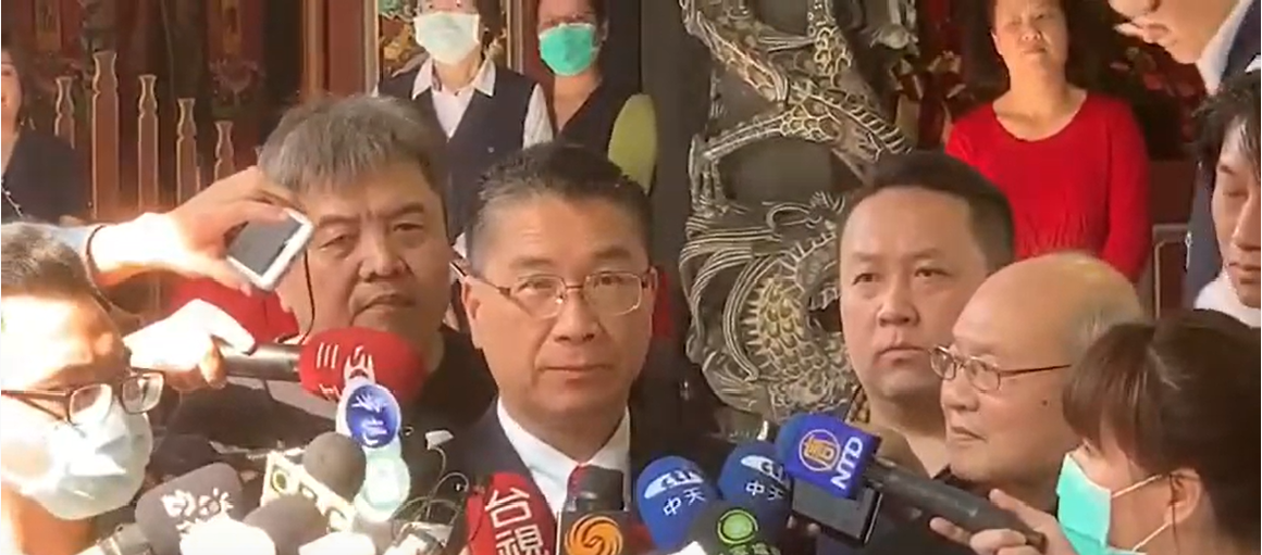 內政部長徐國勇今（26）天下午出席台北市大龍峒保安宮2消災祈福法會受訪。 圖：擷自影片