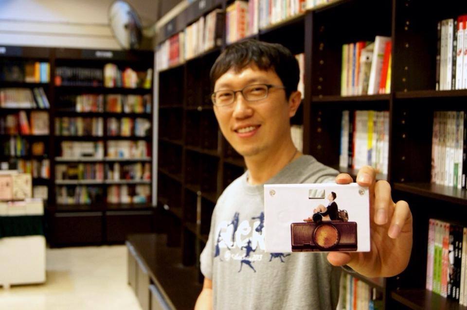 大甲鎮瀾宮董事長顏清標決定照辦媽祖遶境，作家藤井樹也忍不住在臉書開嗆。 圖：翻攝自吳子雲臉書