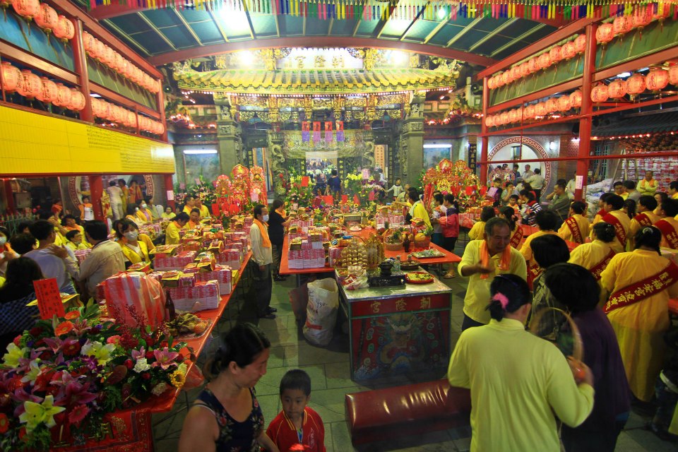 因應「武肺」疫情，全台總計共有17間著名宮廟，將近期遶境、祭典、會香等活動延後舉辦。圖為東港朝隆宮。 圖：翻攝東港朝隆宮臉書