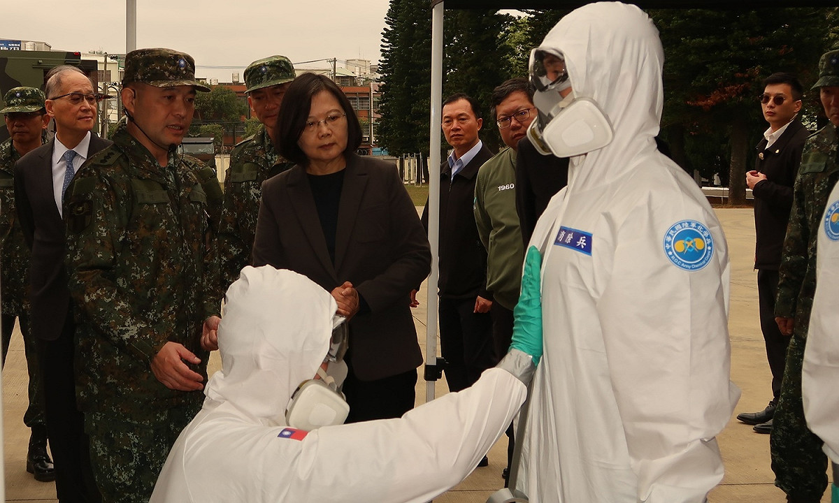 總統蔡英文視察陸軍33化學兵群 圖：林朝億/攝