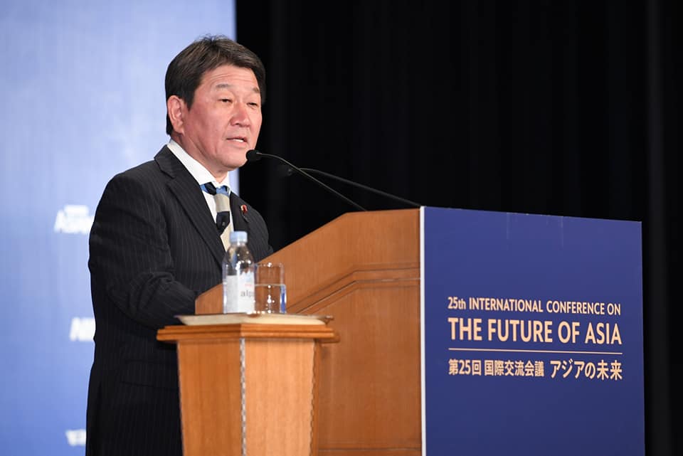 茂木敏充向王毅分享了目前日本的疫情狀況，表示這兩週的防疫工作相當重要，政府方面已制定因應政策。 圖：翻攝自茂木敏充臉書