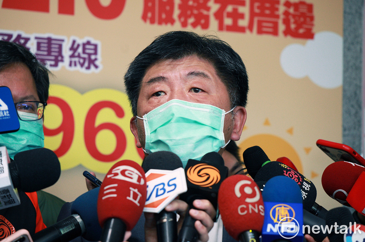 陳時中表示，第34例武漢肺炎確診個案在2月14日住院，21日發病，若往前追溯14天，「在院外感染的可能性還是很高。」 圖：林昀真/攝