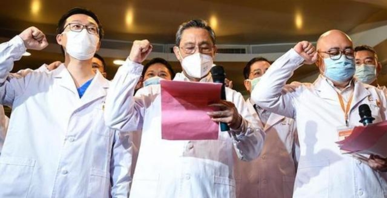 中國工程院院士鍾南山廣州遠端視訊進行入黨宣誓。 圖：截自央視新聞/資料畫面