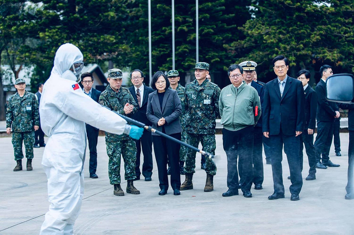 因應武漢肺炎疫情，國軍已完成超前部署的各項防疫準備，漢光演習則確定延後至下半年舉行。 圖：翻攝自國防部發言人臉書