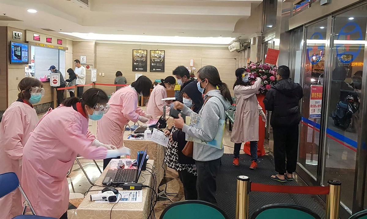 反觀美國天價的醫療費用，台灣醫療補助以及全民健保，也讓醫生直呼「台灣人真的要惜福」 圖：桃園市政府衛生局／提供
