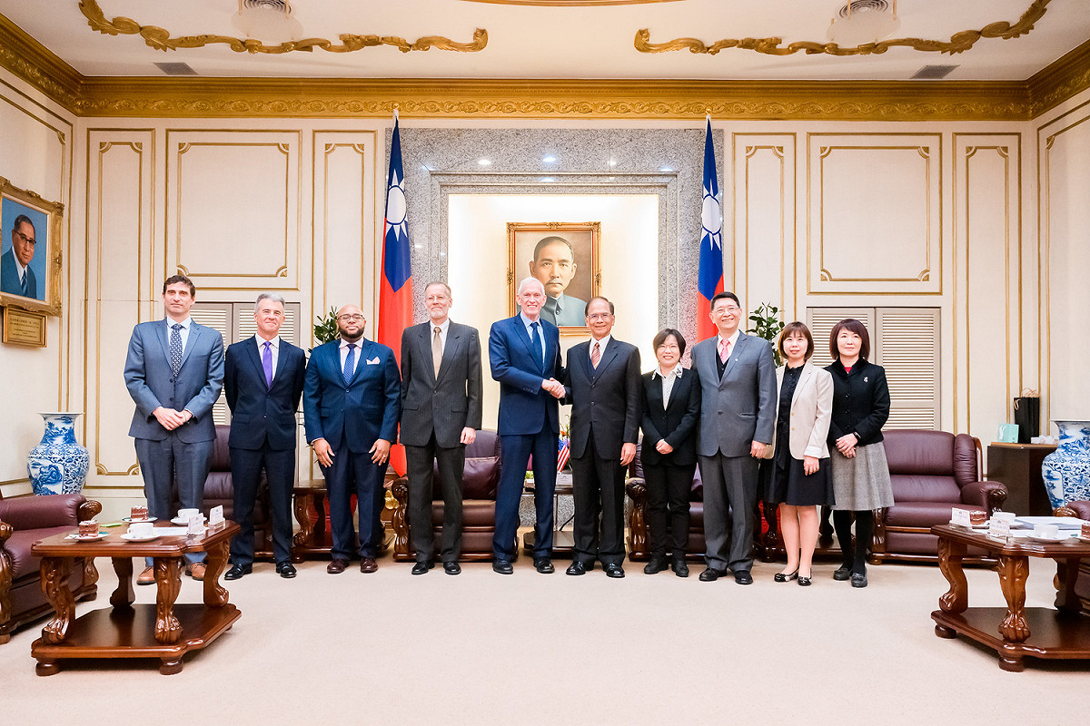 游錫堃會見美國在台協會主席莫健大使(Amb. James F. Moriarty)一行5人。 圖：游錫堃辦公室提供