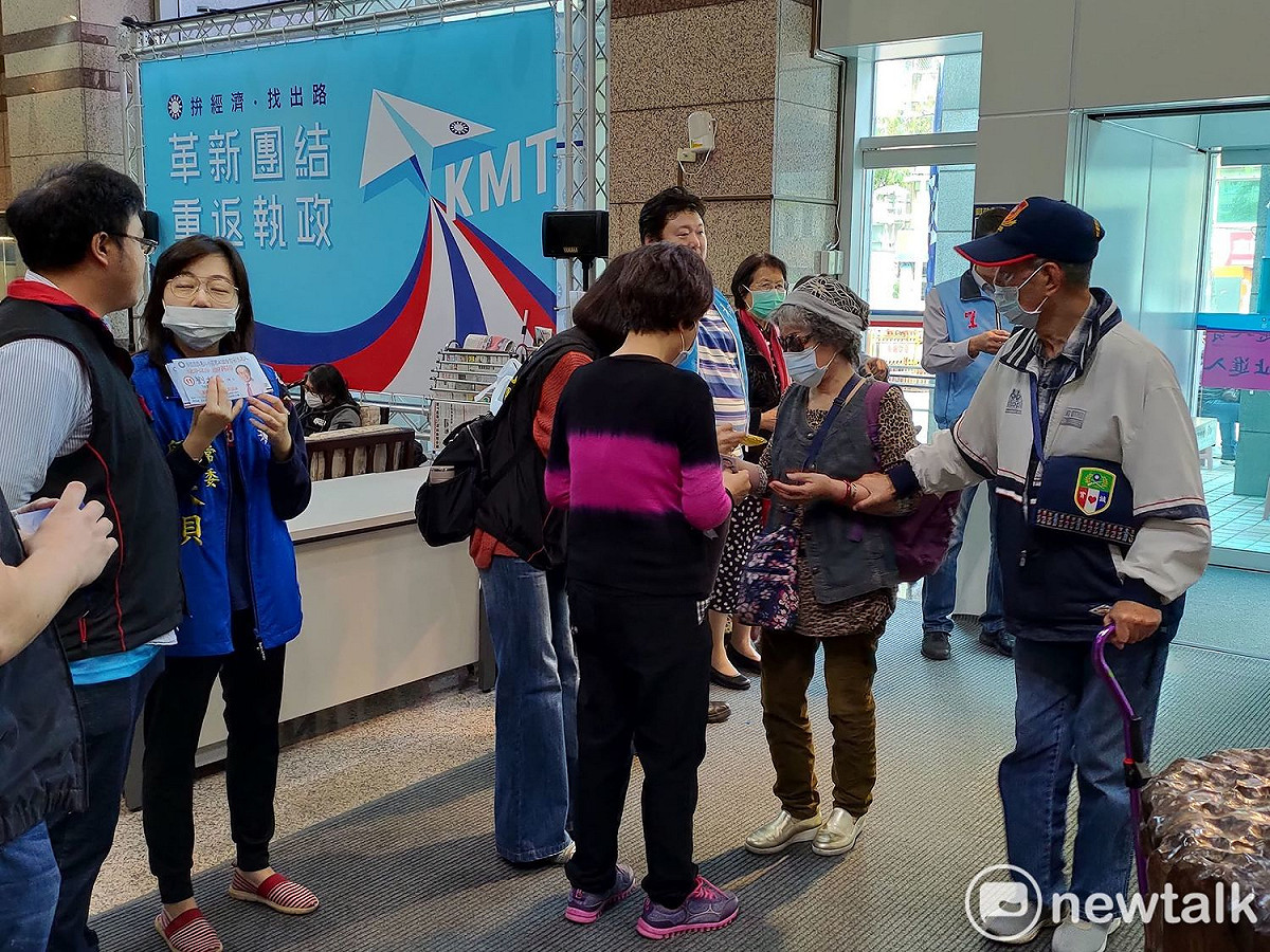 國民黨選舉選情冷，連中央黨部都沒出現投票人潮。 圖：黃建豪/攝