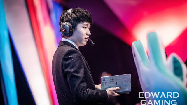 EDG 教練 Clearlove 因為湖北封城禁令未解，無法回到隊上。 圖：翻攝自 EDG 微博