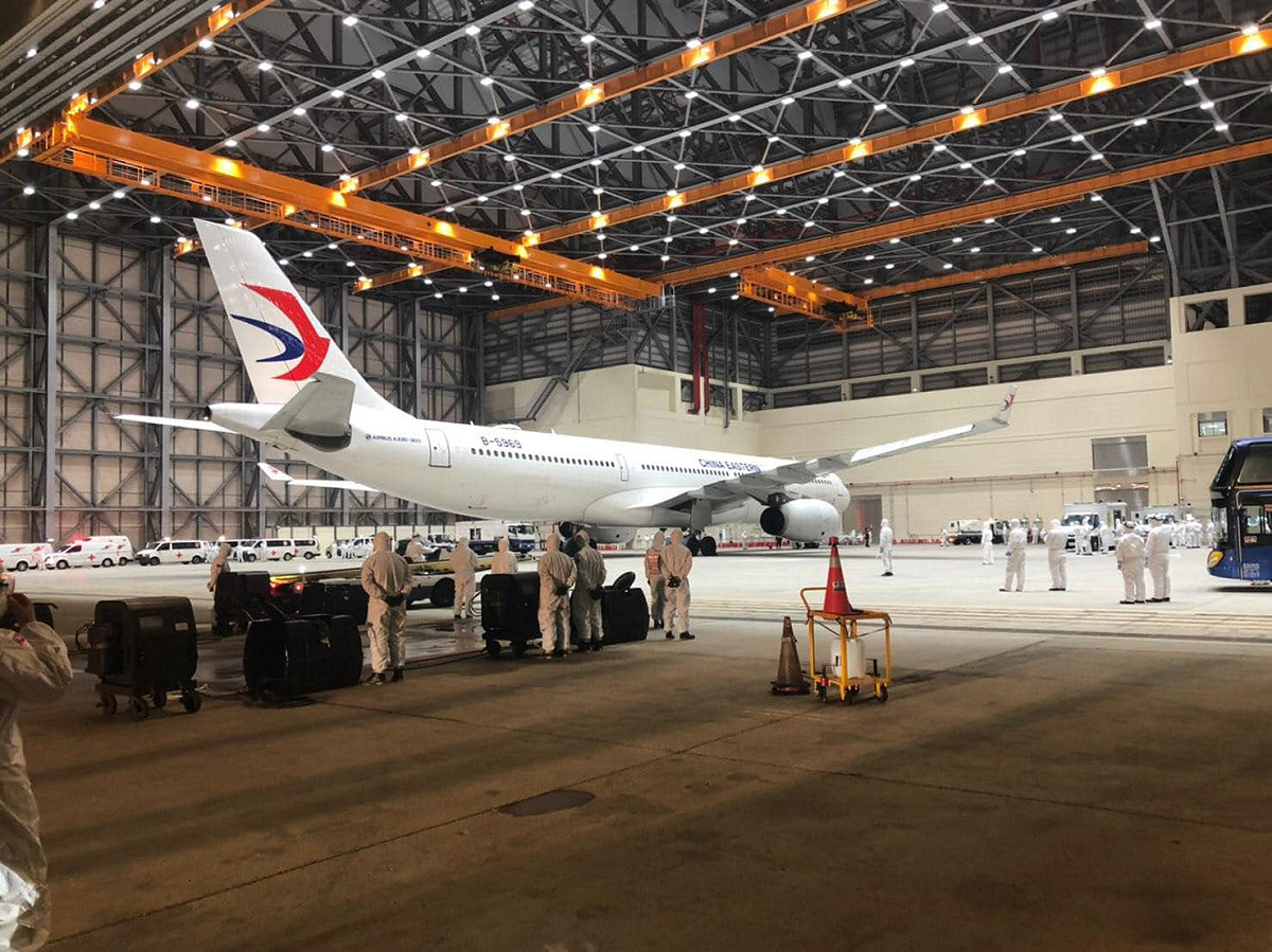 第2批武漢專機361人採檢全呈陰性。圖為前次武漢包機。 圖：翻攝自林佳龍臉書