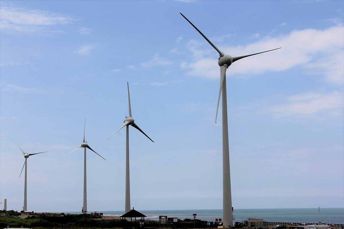 謝金河表示，從太陽能，離岸風力發電，一定會走向儲能，儲電的產業，慢慢可以看出這會是台灣下一個兆元產業」。（示意圖） 圖：翻攝自經濟部風力發電單一服務窗口臉書（資料照片）