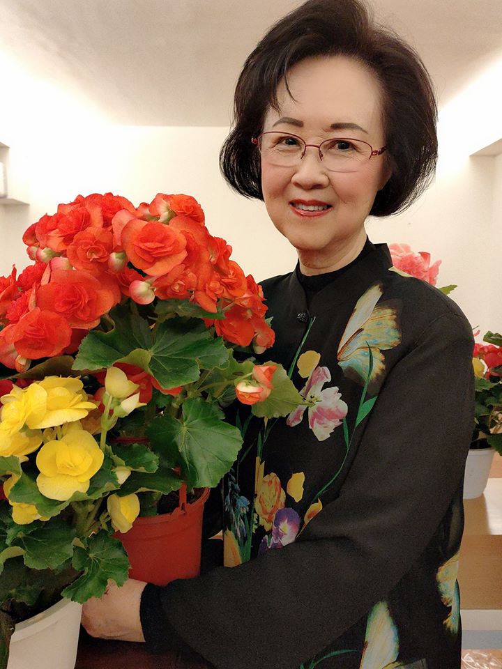 瓊瑤在臉書向讀者告別，並附上祝賀圖。 圖：取自瓊瑤臉書