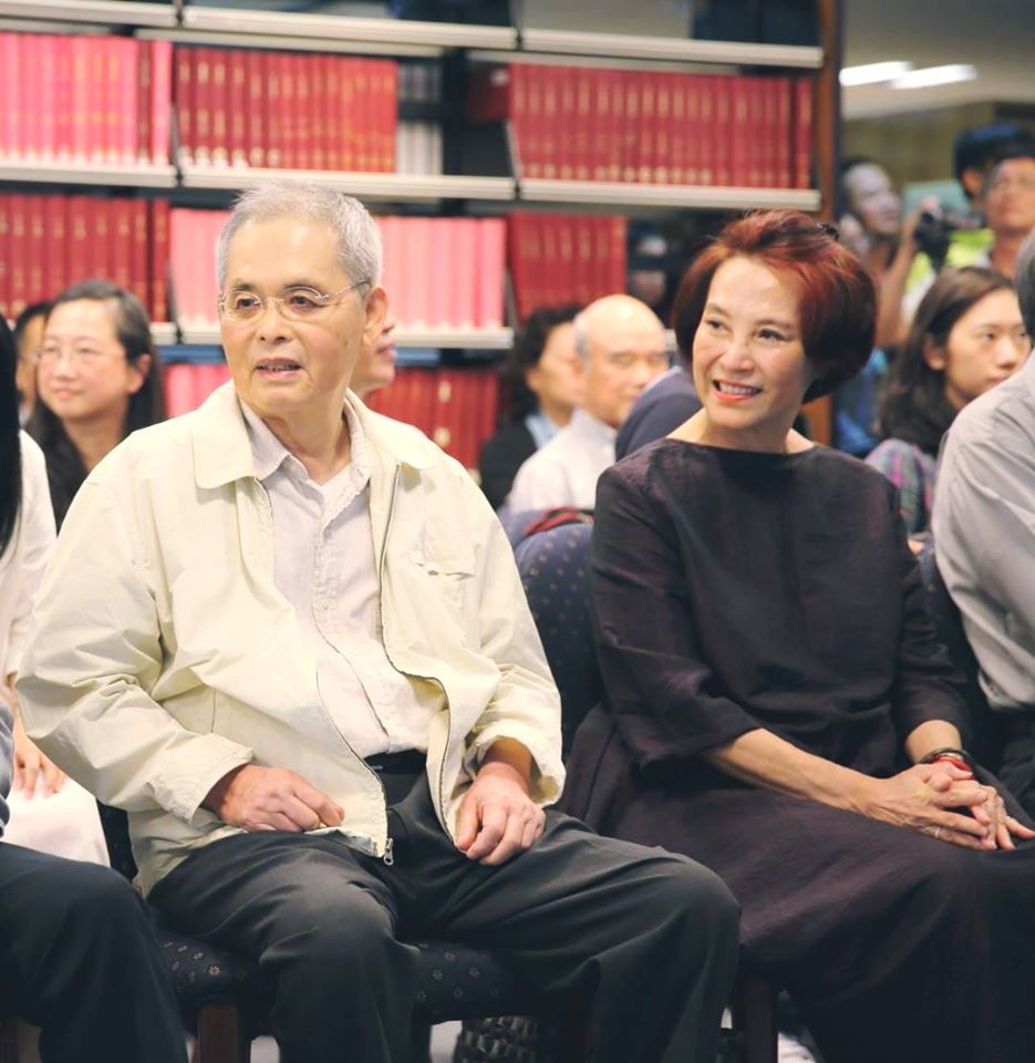 著名詩人楊牧(左一)具有多重身分，他除了寫詩、散文，同時也是評論、翻譯家。 圖：翻攝自楊牧書房 Yang Mu Library臉書