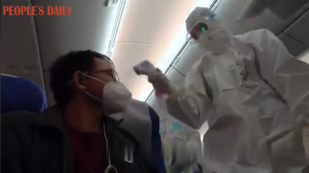 人民日報今(13)於臉書專頁發布撤僑影片。
