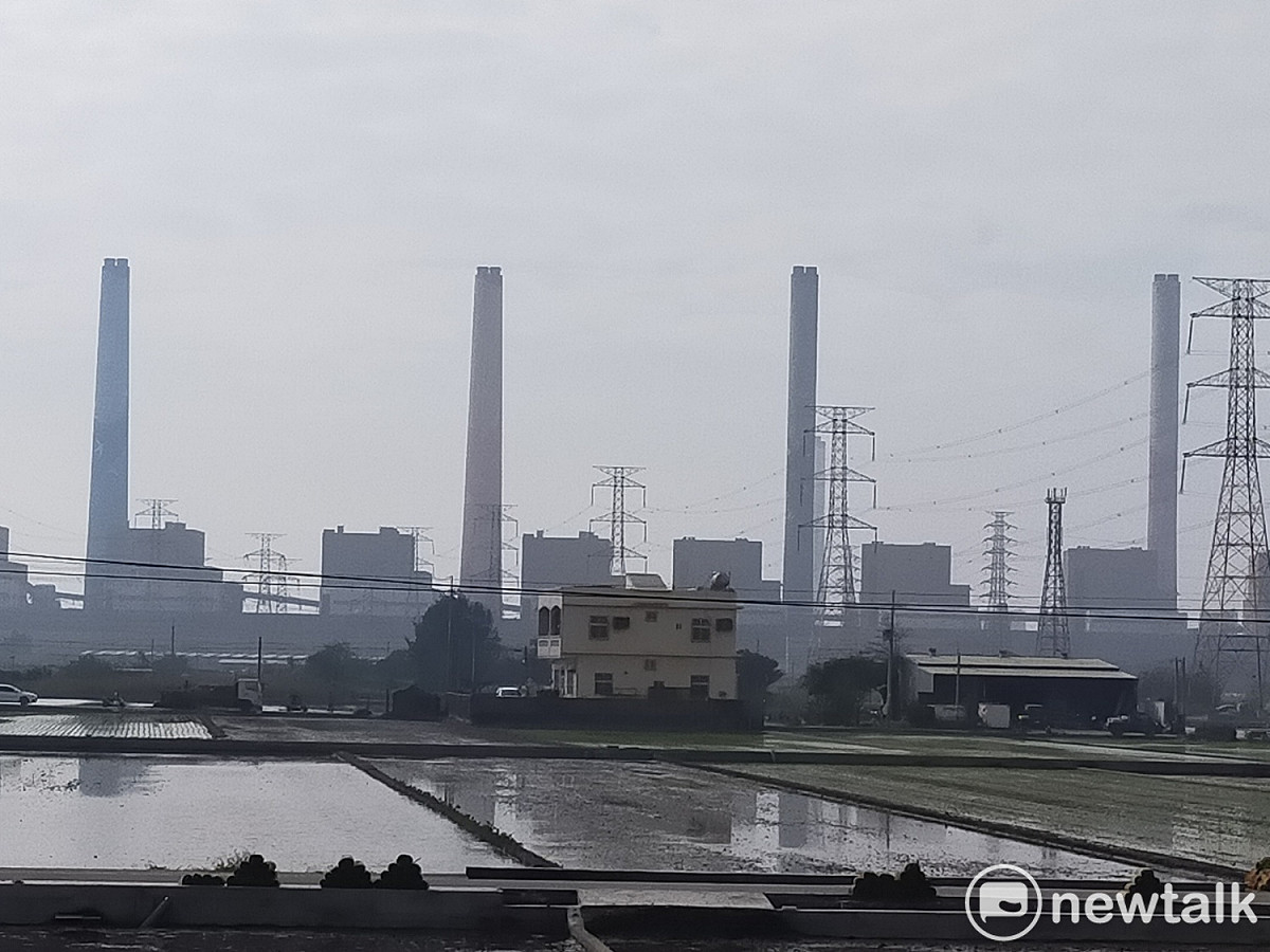 台中市環保局長吳志超表示，前市府制定生煤管制自治條例，就是為了改善中火及多家大型用煤業者汙染排放，守護中部人健康。 唐復年/攝