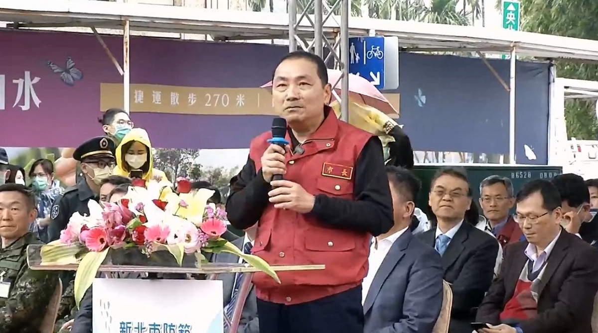 侯友宜強調，防疫形同作戰，新北市一直都以超前佈署的態度應敵，期望透過這次演習建立防疫標準流程。 圖：翻攝自我的新北市臉書直播