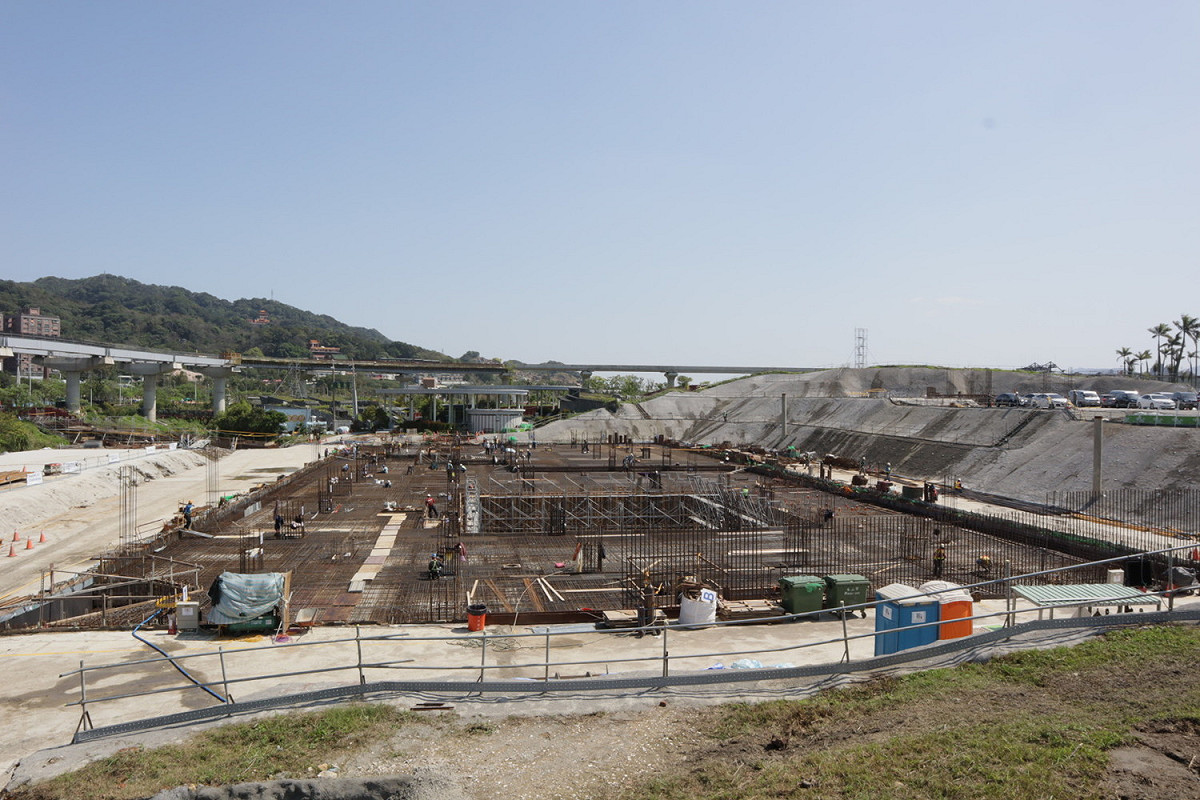 新北市立美術館預計111年4月30日完工，目前進度已達17.88％，超前6.09％。 圖：新北市工務局提供