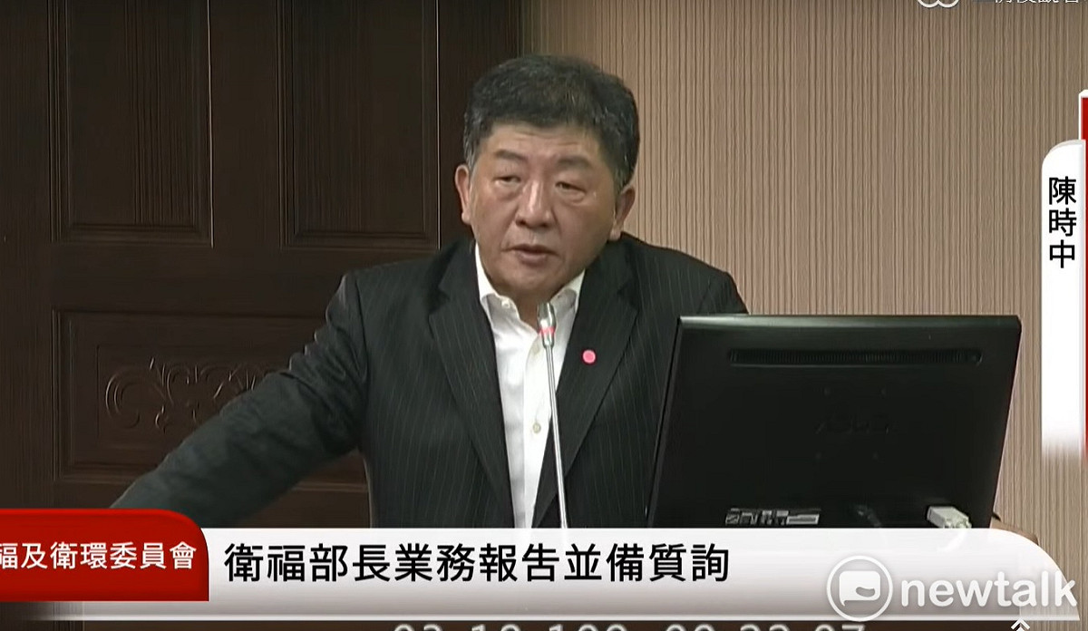 衛福部長陳時中赴立法院簡單報告後，就離場去準備召開防疫記者會。 圖：黃建豪/攝
