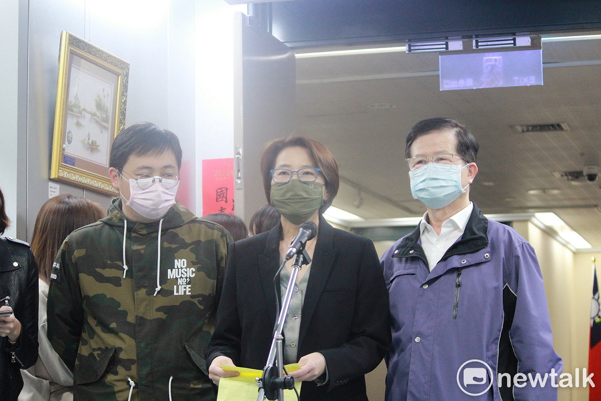 台北市副市長黃珊珊、北市觀傳局長劉奕霆和北市衛生局長黃世傑。 圖：新頭殼資料照