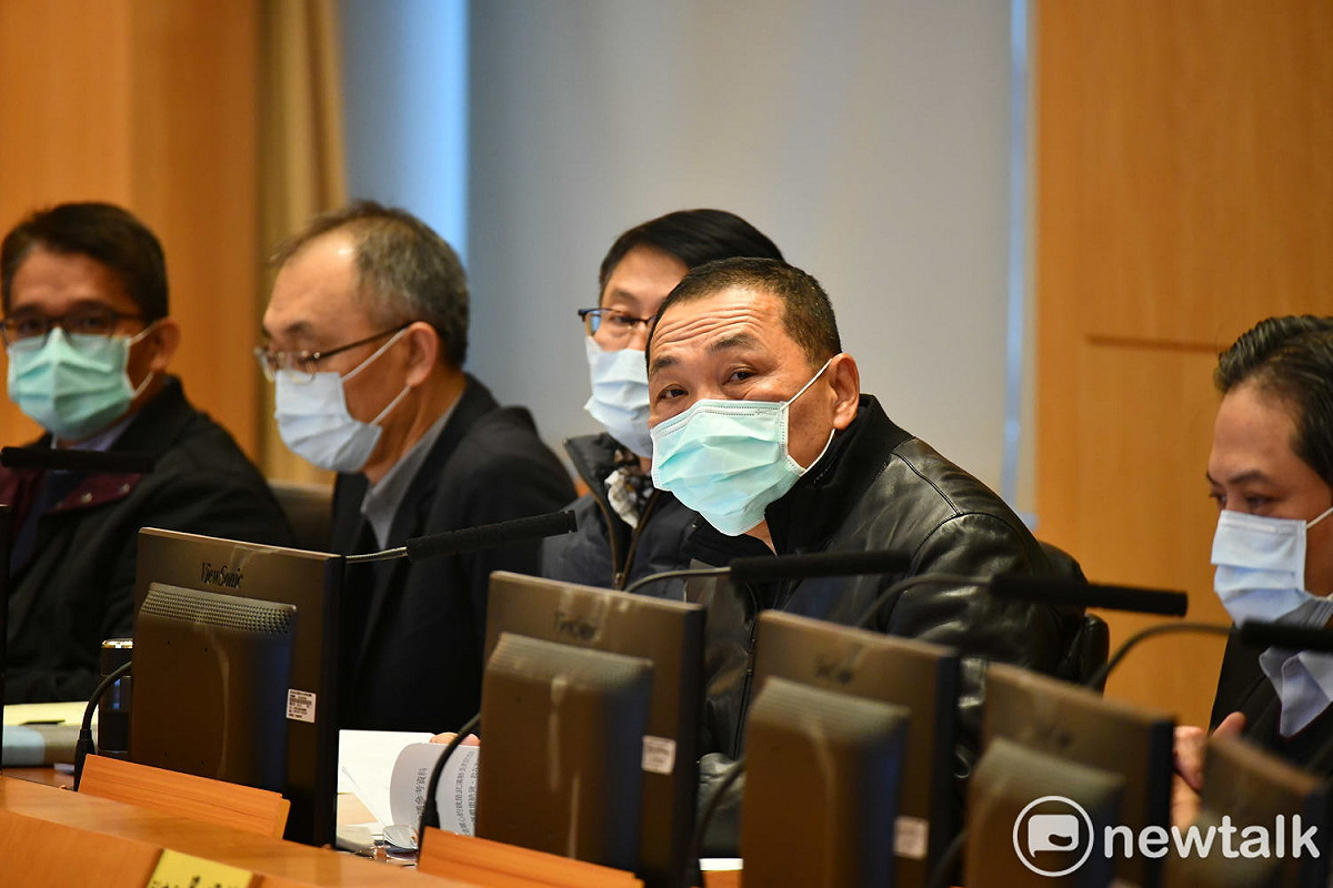 新北市長侯友宜要求對醫院及照顧機構加強探病及門禁。 圖：王峻昌／攝