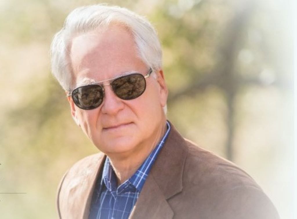 美國前司法部檢察官克萊曼（Larry Klayman）18日發起集體訴訟，指控中國政府、解放軍與武漢病毒研究所違反生物武器的國際條約，並向他們求償20兆美元（約新台幣605兆元）。 圖：翻攝自larryklayman.com