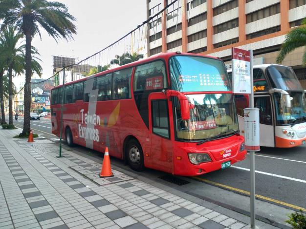 台南-小港機場快線公車從4/1開始暫停營運。 圖：台南市觀旅局／提供