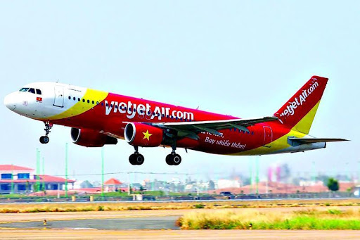 越捷航空推武漢肺炎保險方案，確診可向航空公司申請補助。 圖：翻攝自越捷航空
