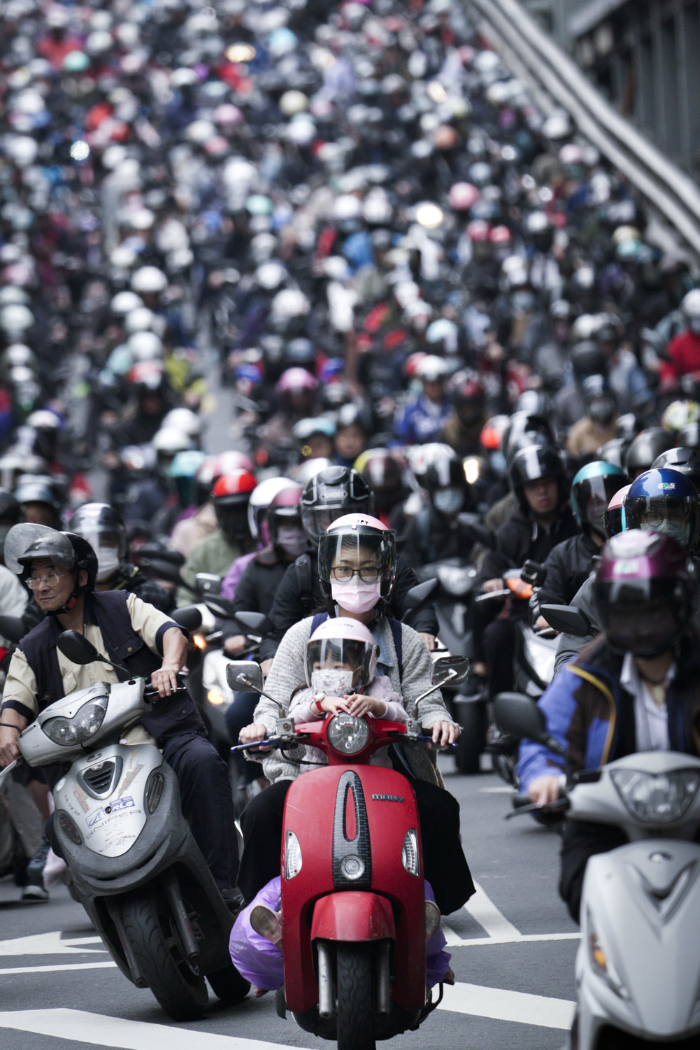 台北市推出路邊機車停車月票政策。圖為示意圖。 圖：張良一 / 攝（資料照）