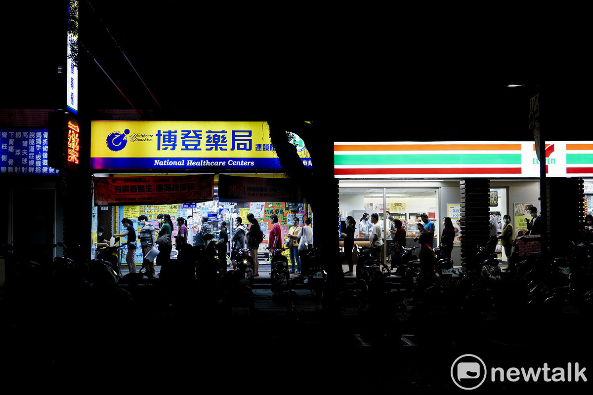 國際油價波動已衝擊至醫藥界，基層醫療的材料成本恐面臨上漲情形。(示意圖) 圖：張良一/攝（資料照）