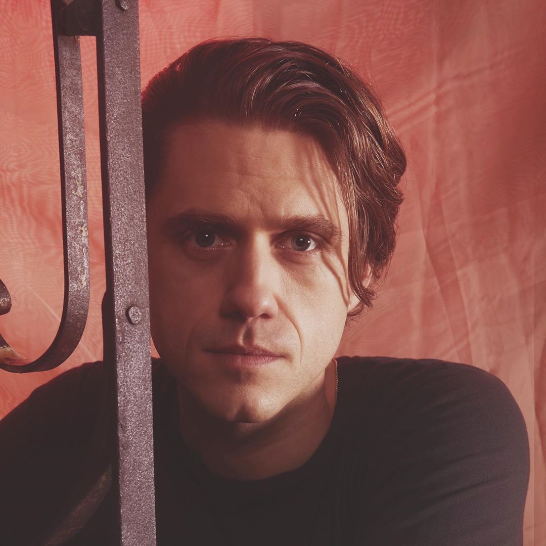 美國男星亞倫特維特（Aaron Tveit）23日晚間在社群上宣布自己確診新冠肺炎。 圖 : 翻攝自亞倫特維特 IG