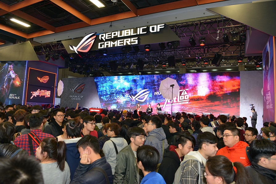 每年聚集超過30萬參觀人次的台北電玩展屬高風險的大型室內活動，長時間且近距離接觸，具有高度傳播風險 圖：台北市電腦公會/提供