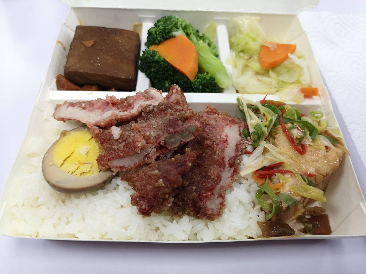 惜食台灣行動協會準備300份便當送至雙北醫院。 圖：惜食台灣行動協會 / 提供
