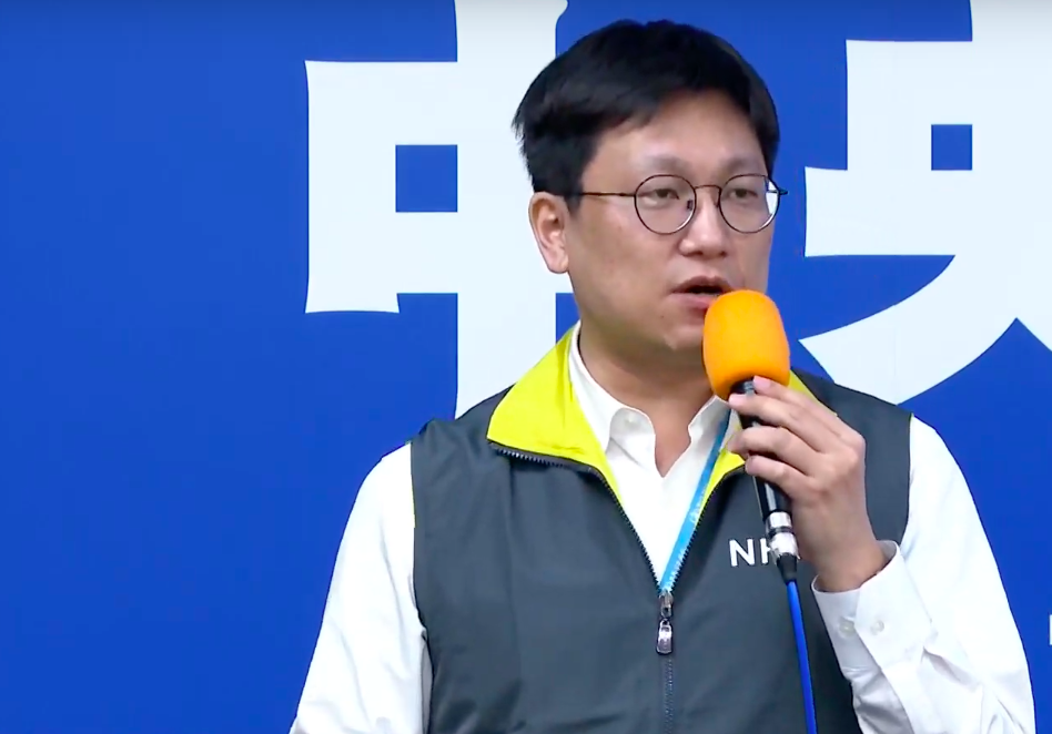 疾管署防疫醫師林詠青 圖：翻攝自疾管署直播畫面