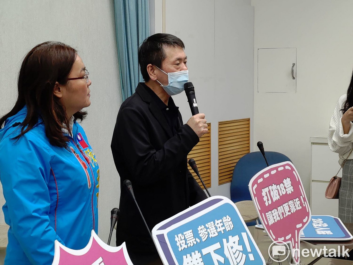 國民黨團總召林為洲說明「立法委員考核評鑑辦法」的考核標準。 圖：黃建豪/攝