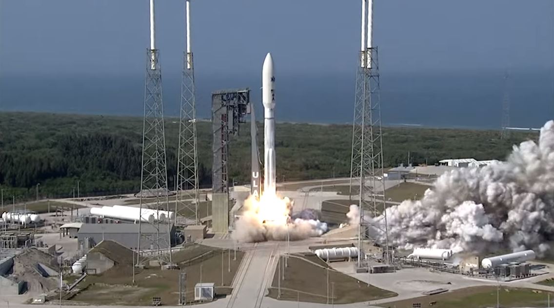 美國太空部隊今天啟動首次國家安全任務，發射一顆名為AEHF-6的衛星，為軍事行動提供必要的通訊服務。 圖：取自ULA的youtube