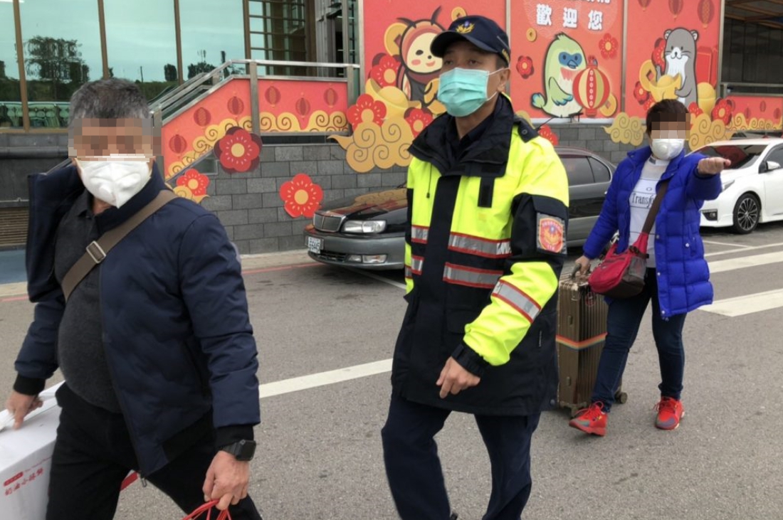 江姓夫妻在居家檢疫期間，企圖從金門由小三通逃到中國，遭移民署官員攔下後怒飆髒話。 圖：金門縣政府／提供（資料照片）