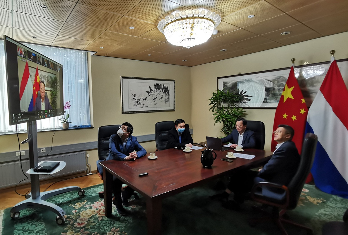 針對有媒體報導荷蘭日前向中國採購得一批口罩有質量上的問題，對此，中國駐荷蘭大使館今日回應了。 圖：翻攝自中國駐荷蘭大使館官網