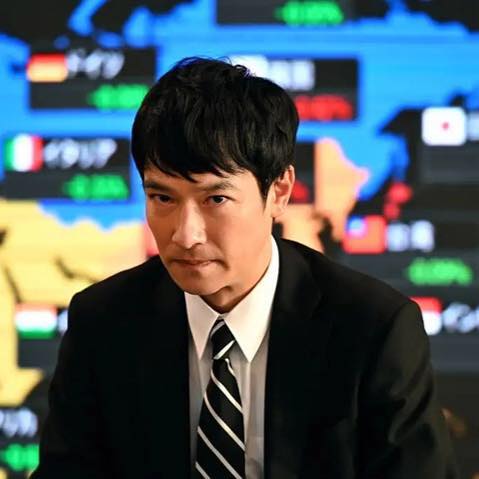 電視劇《半澤直樹》第一季男主角，「加倍奉還」的堺雅人。 圖：擷取《半澤直樹》粉專